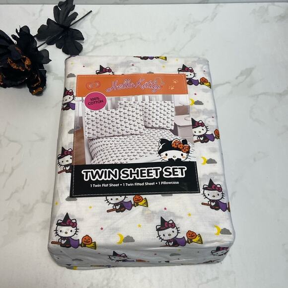 New Hello Kitty Twin Sheet & Pillow Case Set Halloween Witch Pumpkin Broom Bat - Picture 1 of 5
